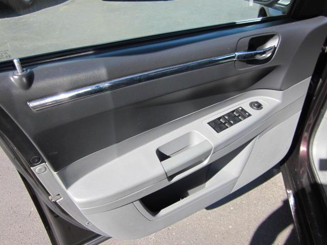 Chrysler 300 2005 photo 5