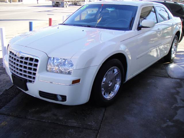 Chrysler 300 2005 photo 1