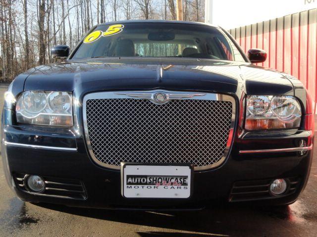 Chrysler 300 2005 photo 1