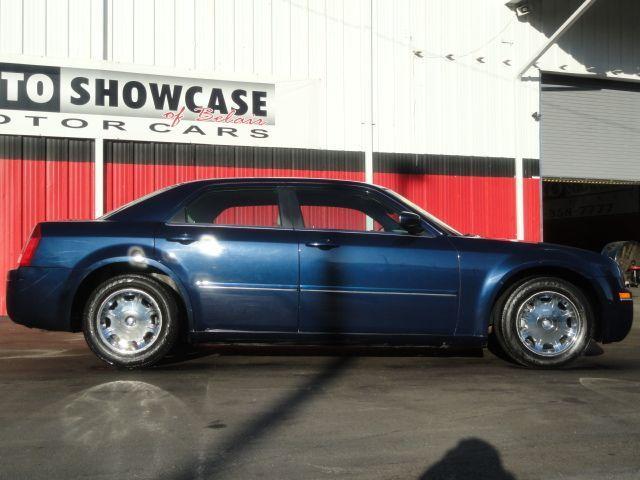 Chrysler 300 Ext Cab 125.9 WB Unspecified
