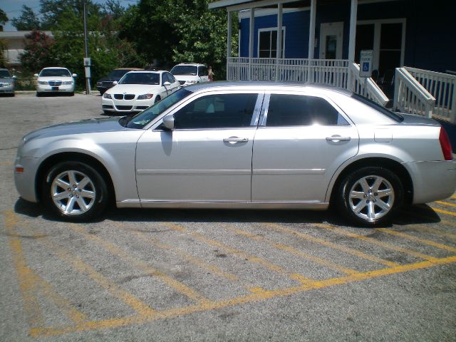 Chrysler 300 2005 photo 3