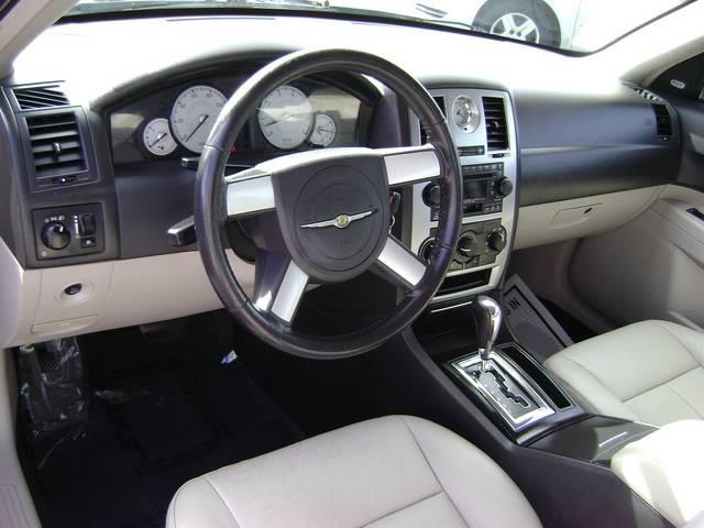 Chrysler 300 SLT 25 Sedan