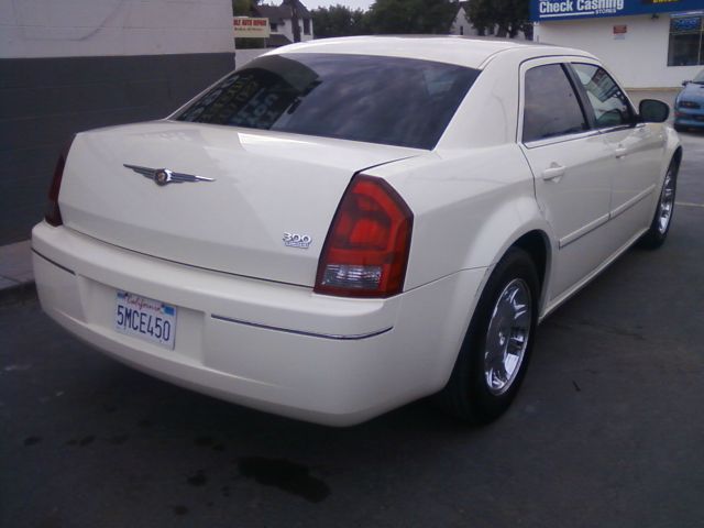 Chrysler 300 2005 photo 1