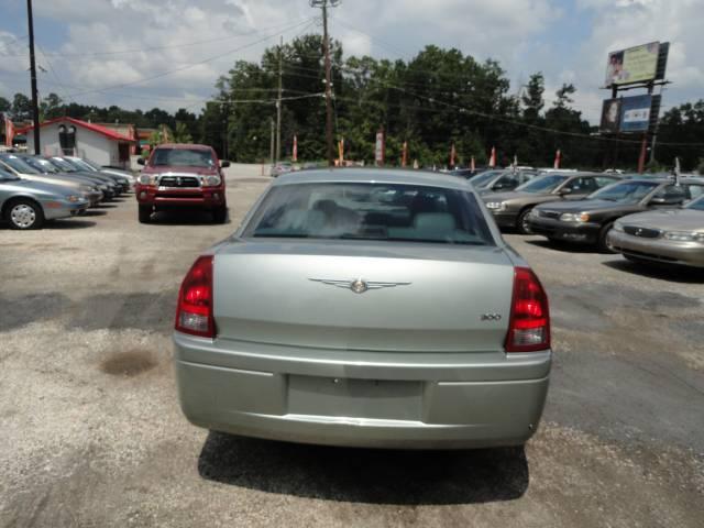 Chrysler 300 2005 photo 4