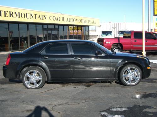 Chrysler 300 2005 photo 1