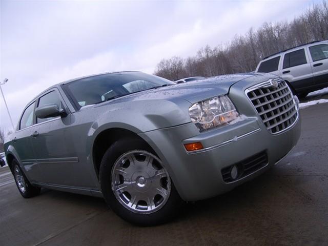 Chrysler 300 2005 photo 3