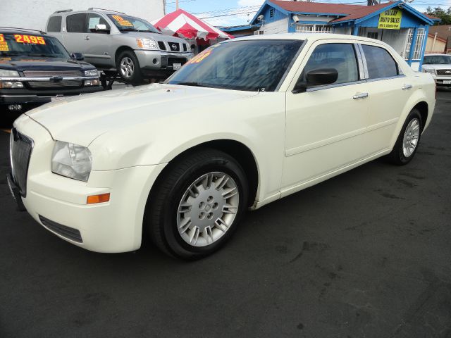 Chrysler 300 Base Sedan