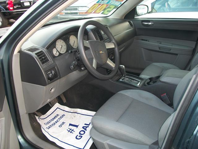 Chrysler 300 2005 photo 5