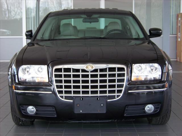 Chrysler 300 2005 photo 1