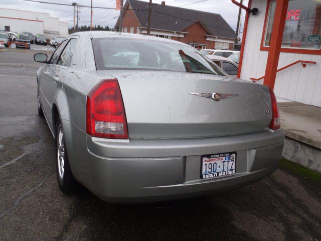 Chrysler 300 2005 photo 1