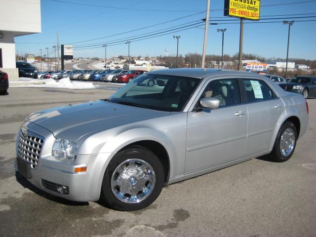 Chrysler 300 2005 photo 1