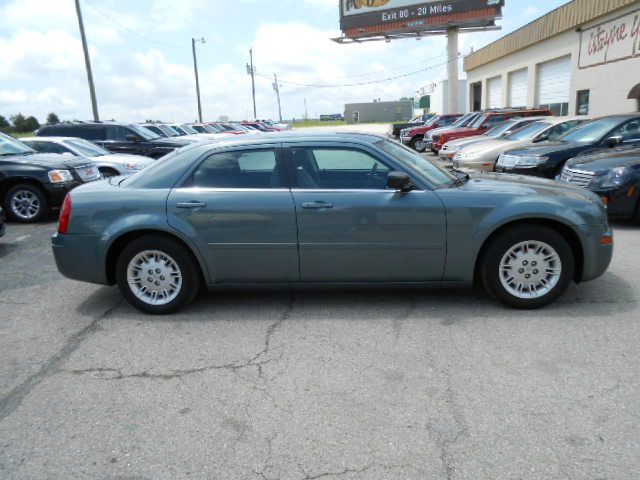 Chrysler 300 2005 photo 1