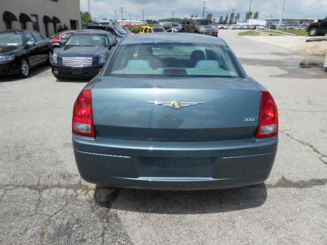 Chrysler 300 2005 photo 3
