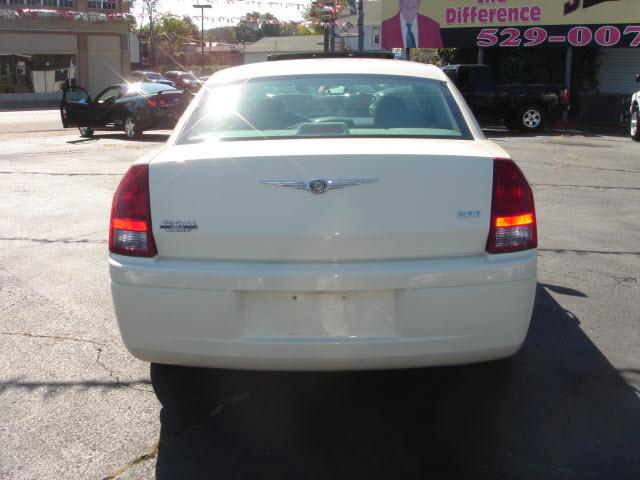 Chrysler 300 2005 photo 4