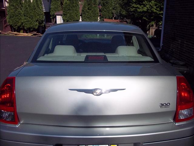 Chrysler 300 2005 photo 4