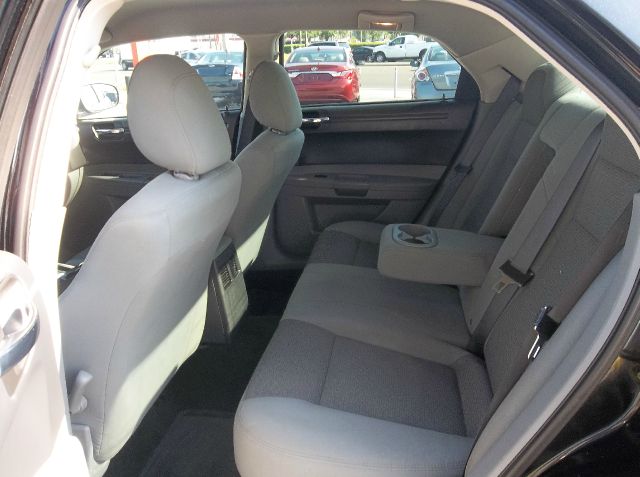 Chrysler 300 2005 photo 6