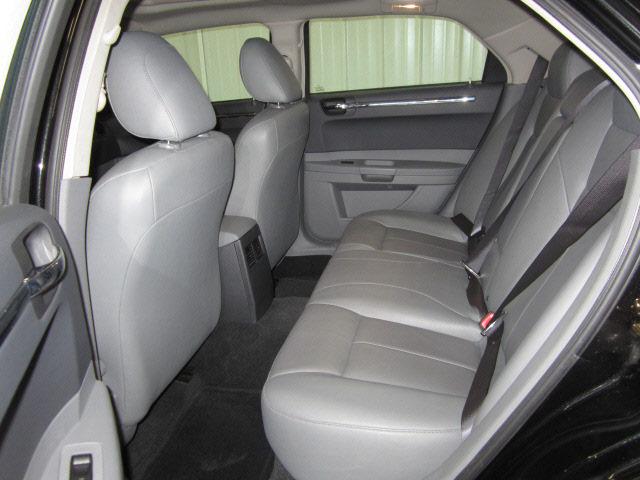 Chrysler 300 2005 photo 1