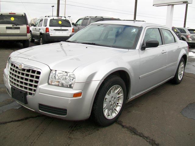 Chrysler 300 Base Sedan