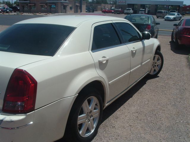 Chrysler 300 2005 photo 1