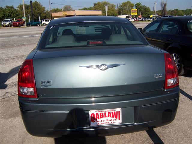 Chrysler 300 2005 photo 3