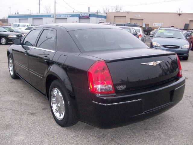 Chrysler 300 2005 photo 4