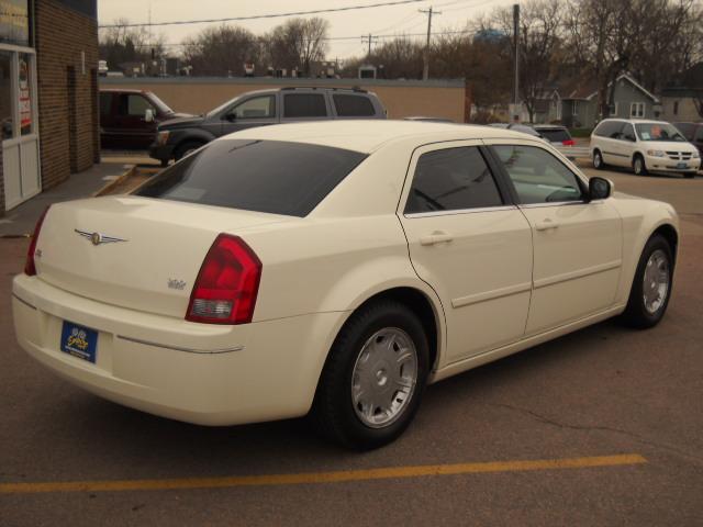 Chrysler 300 2005 photo 5