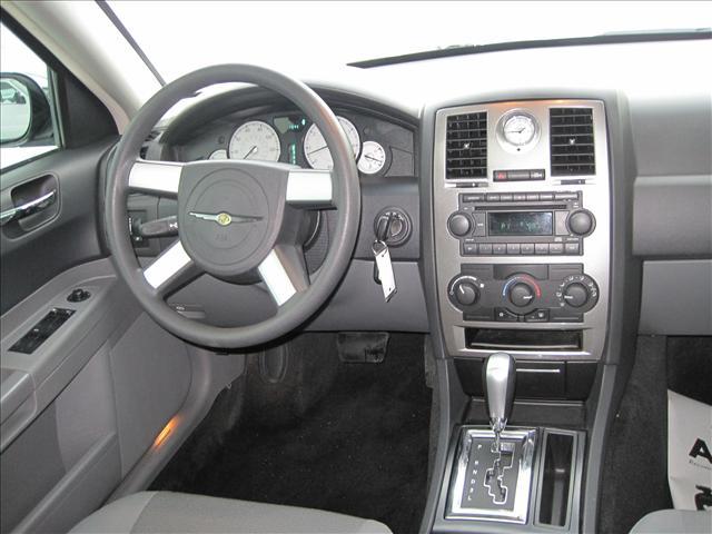 Chrysler 300 2005 photo 3