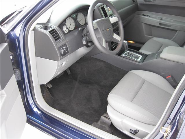 Chrysler 300 2005 photo 4