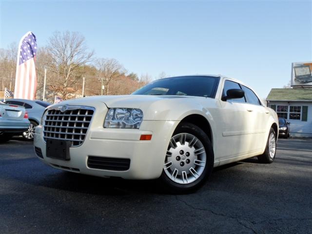 Chrysler 300 Base Sedan