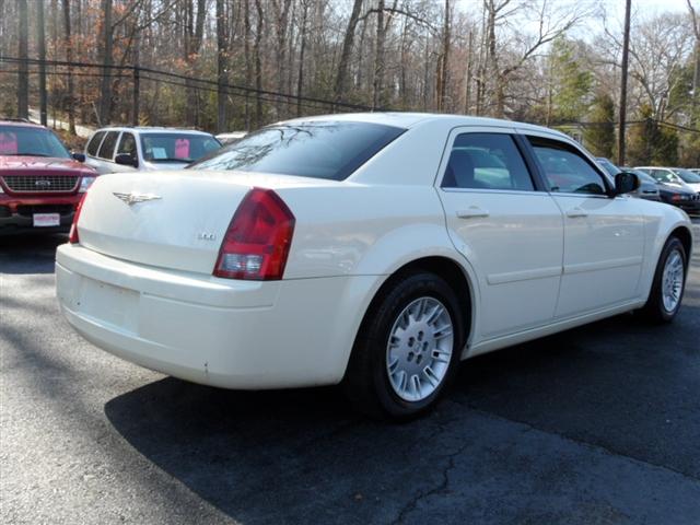 Chrysler 300 2005 photo 3