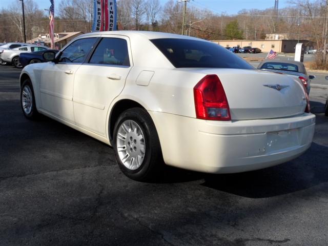 Chrysler 300 2005 photo 5