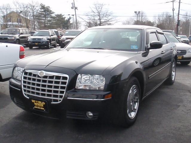 Chrysler 300 2005 photo 1