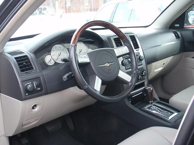 Chrysler 300 2005 photo 3