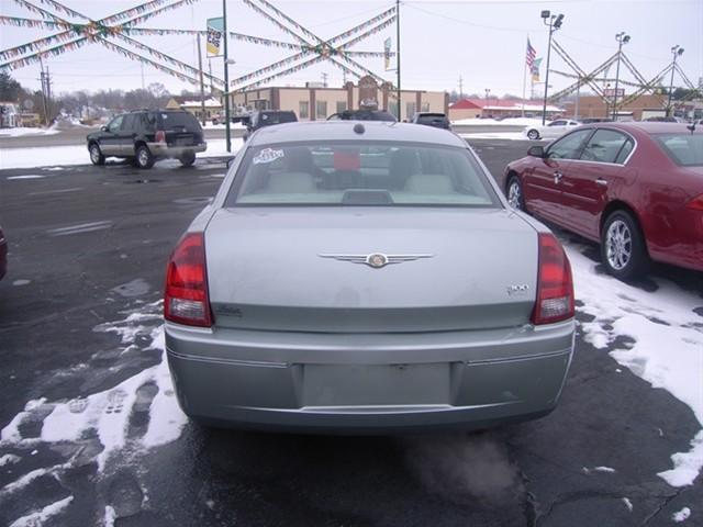 Chrysler 300 2005 photo 3
