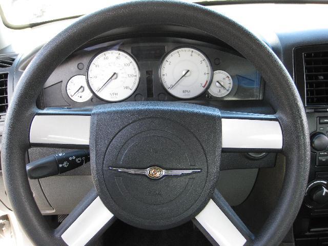 Chrysler 300 2005 photo 3