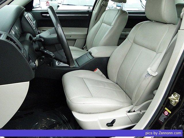 Chrysler 300 2005 photo 2