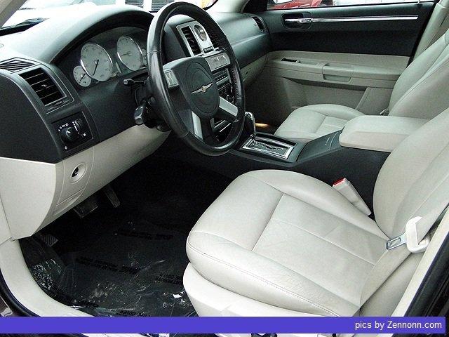 Chrysler 300 2005 photo 3