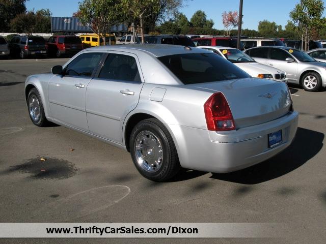 Chrysler 300 2005 photo 4