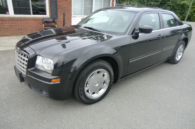 Chrysler 300 2005 photo 4