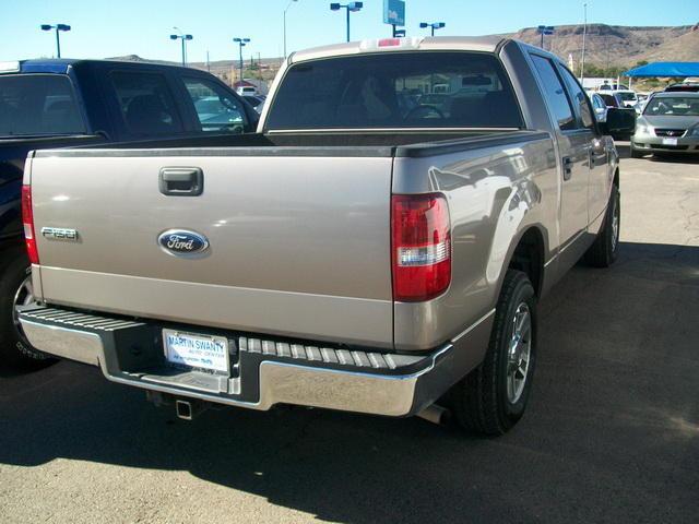 Chrysler 300 2005 photo 2