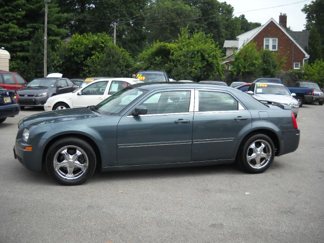 Chrysler 300 2005 photo 1
