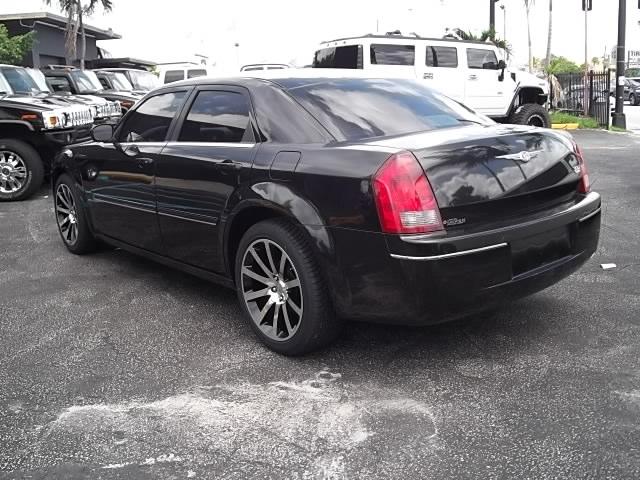 Chrysler 300 2005 photo 1