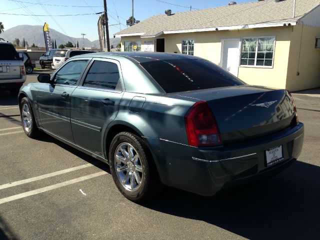 Chrysler 300 2005 photo 1