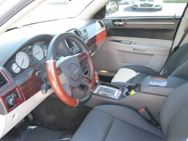 Chrysler 300 2006 photo 2