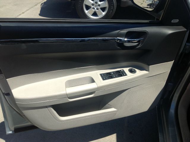 Chrysler 300 2006 photo 7