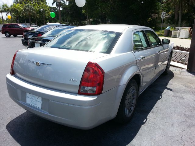 Chrysler 300 Base Sedan