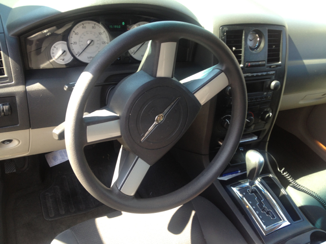 Chrysler 300 Base Sedan