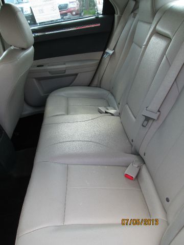 Chrysler 300 2006 photo 2