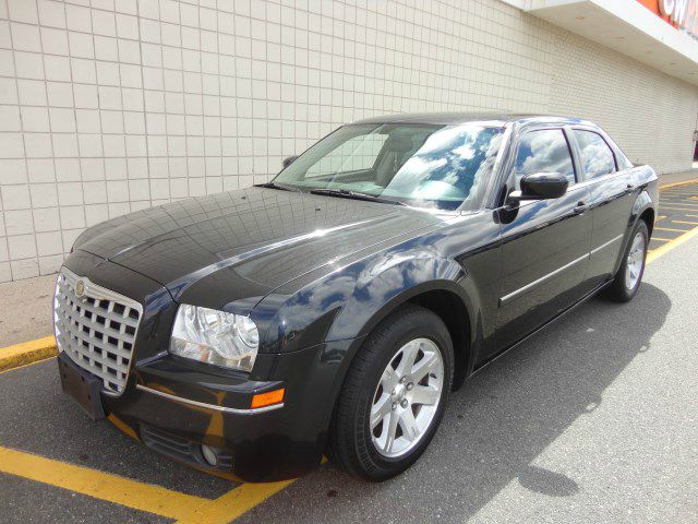 Chrysler 300 2006 photo 2