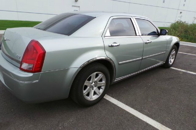 Chrysler 300 2006 photo 2